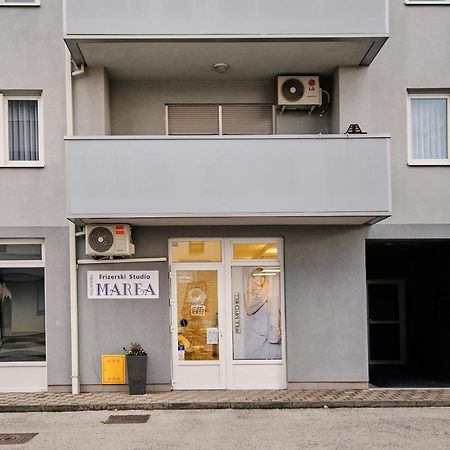 Lovely Apartment Mira Near Airport Zagreb Nagygorica Kültér fotó